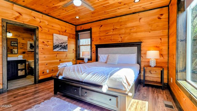 315 N Mountain Trail, Gatlinburg, TN 37738