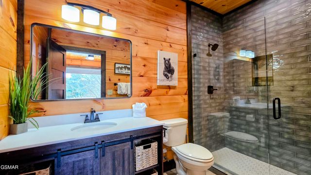 315 N Mountain Trail, Gatlinburg, TN 37738