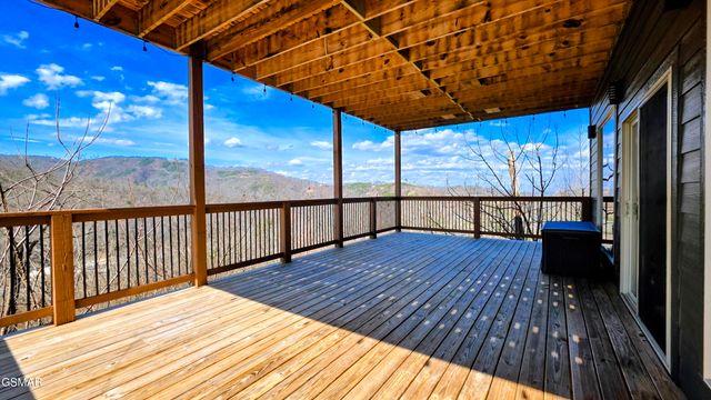 315 N Mountain Trail, Gatlinburg, TN 37738