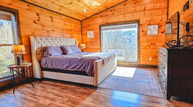 315 N Mountain Trail, Gatlinburg, TN 37738