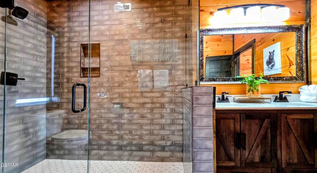 315 N Mountain Trail, Gatlinburg, TN 37738