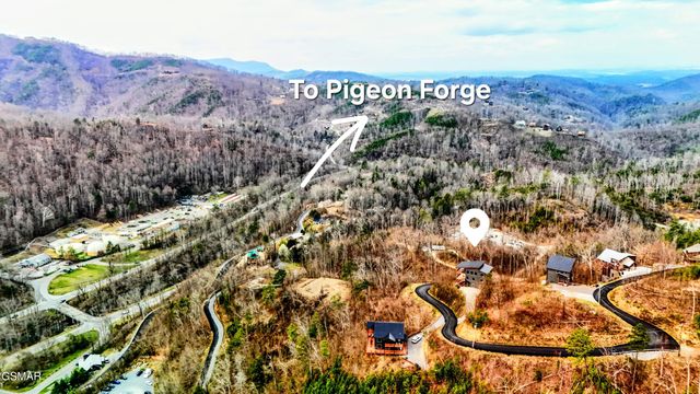 315 N Mountain Trail, Gatlinburg, TN 37738