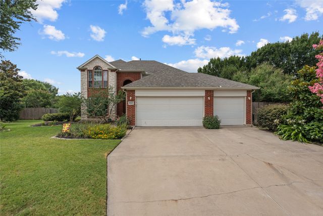 8102 Yucatan Court, Arlington, TX 76002