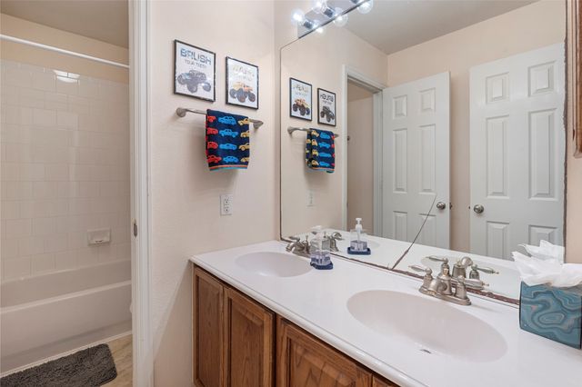 8102 Yucatan Court, Arlington, TX 76002