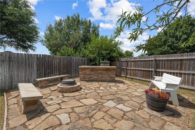 8102 Yucatan Court, Arlington, TX 76002