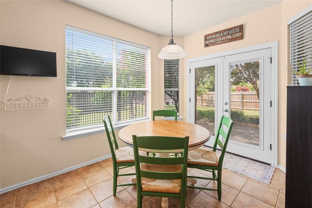 8102 Yucatan Court, Arlington, TX 76002