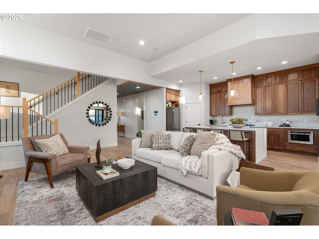 14986 Jennetten Way, Oregon City, OR 97045