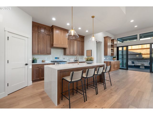 14986 Jennetten Way, Oregon City, OR 97045