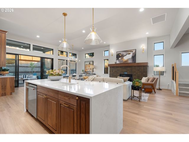 14986 Jennetten Way, Oregon City, OR 97045