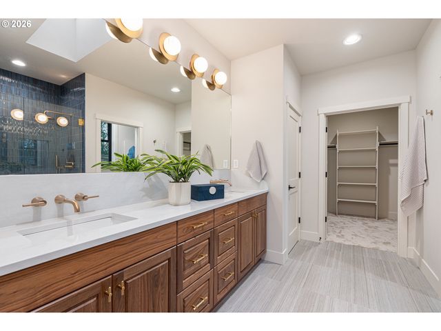 14986 Jennetten Way, Oregon City, OR 97045
