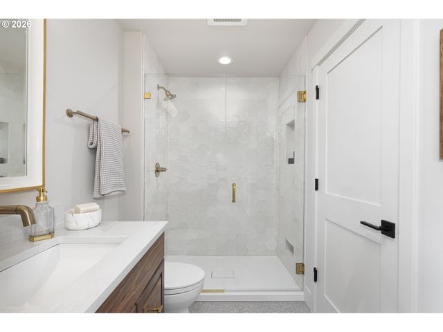 14986 Jennetten Way, Oregon City, OR 97045