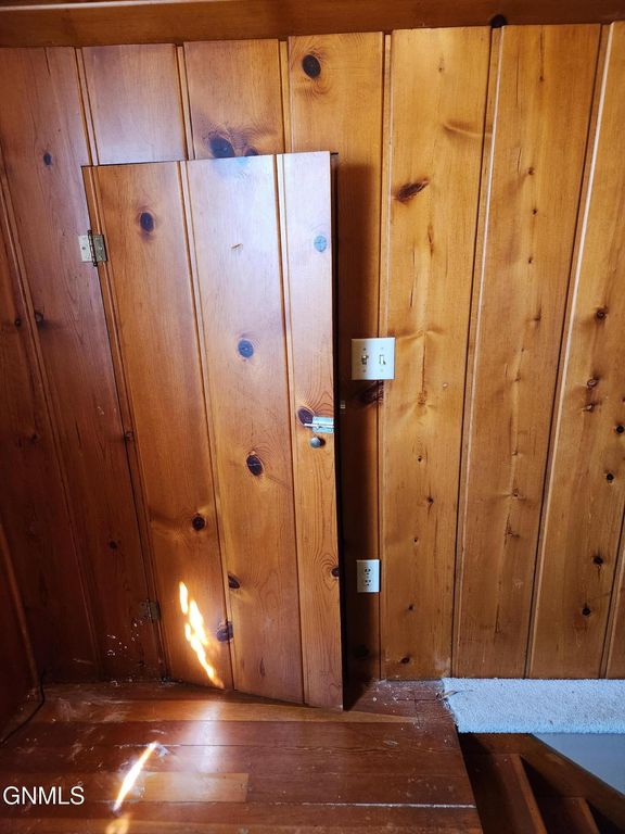 409 B Street S, Glen Ullin, ND 58631 photo 19