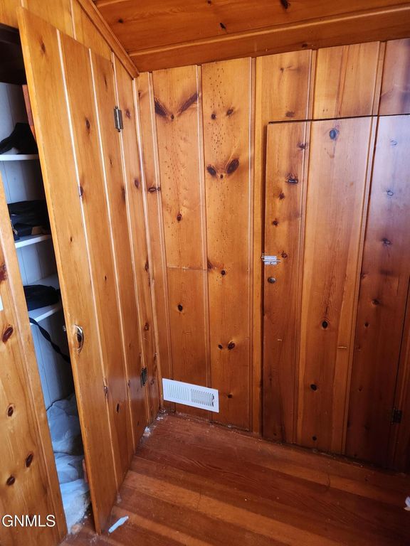 409 B Street S, Glen Ullin, ND 58631 photo 20