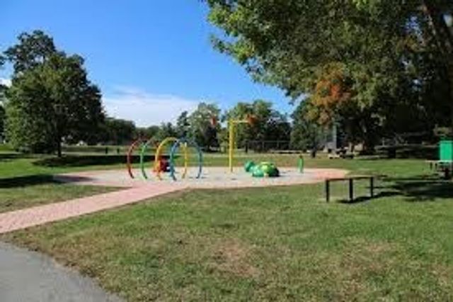 2 Perkins Street, Amesbury, MA 01913