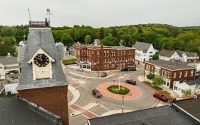 2 Perkins Street, Amesbury, MA 01913