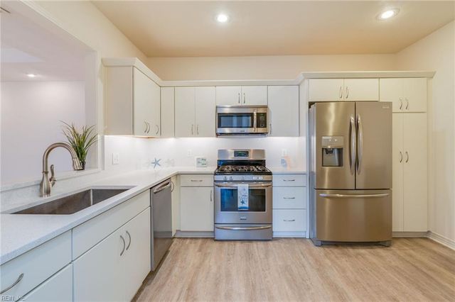 1268 Laskin Rd Apt 202, Virginia Beach, VA 23451