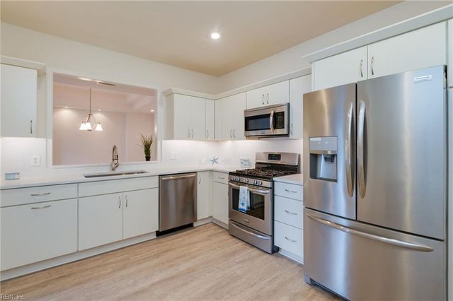 1268 Laskin Rd Apt 202, Virginia Beach, VA 23451