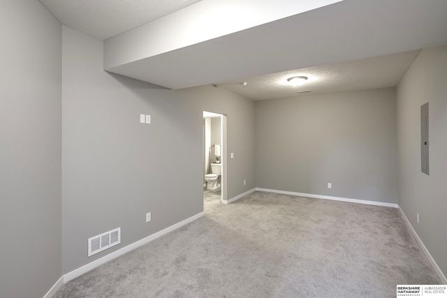 400 N Allen Street, Bennington, NE 68007