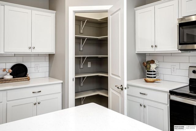 400 N Allen Street, Bennington, NE 68007