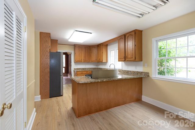 5511 Robinhood Road, Charlotte, NC 28211