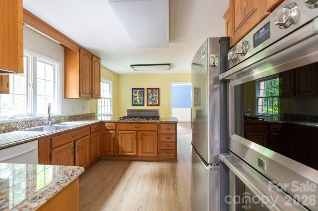 5511 Robinhood Road, Charlotte, NC 28211