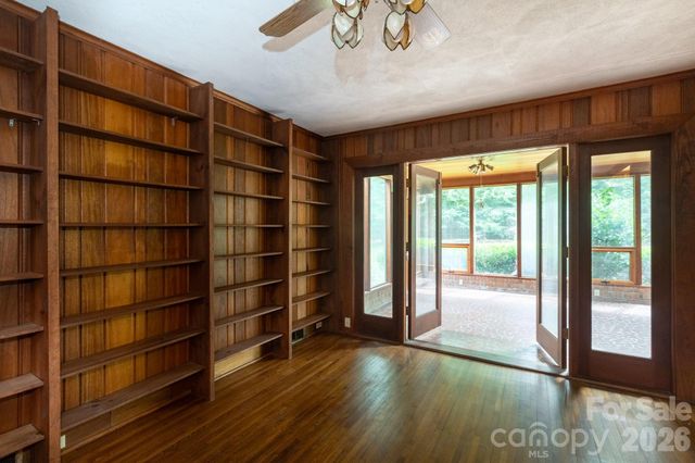 5511 Robinhood Road, Charlotte, NC 28211