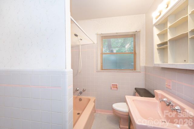 5511 Robinhood Road, Charlotte, NC 28211