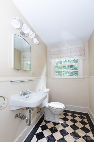 5511 Robinhood Road, Charlotte, NC 28211