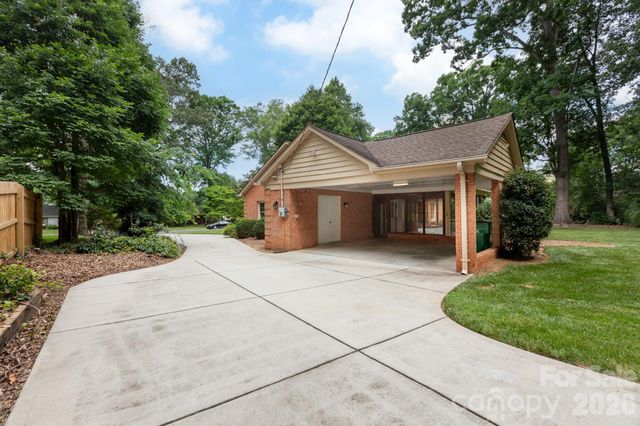 5511 Robinhood Road, Charlotte, NC 28211