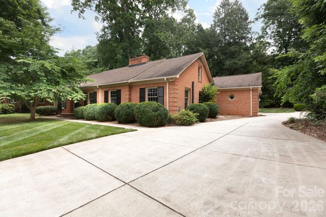 5511 Robinhood Road, Charlotte, NC 28211
