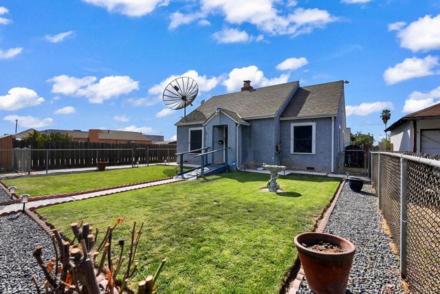 1645 Victoria Dr, Modesto, CA 95351