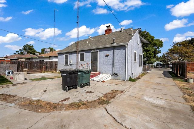 1645 Victoria Dr, Modesto, CA 95351