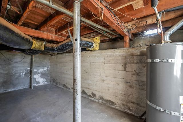 1645 Victoria Dr, Modesto, CA 95351