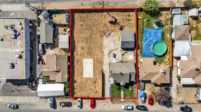 1645 Victoria Dr, Modesto, CA 95351