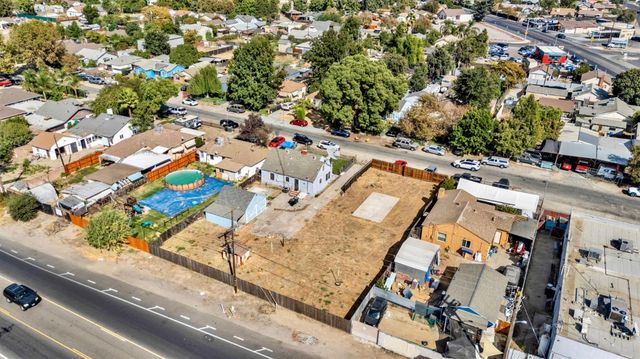 1645 Victoria Dr, Modesto, CA 95351