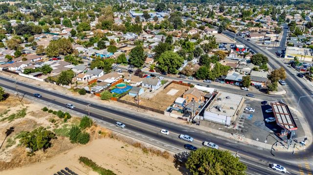 1645 Victoria Dr, Modesto, CA 95351