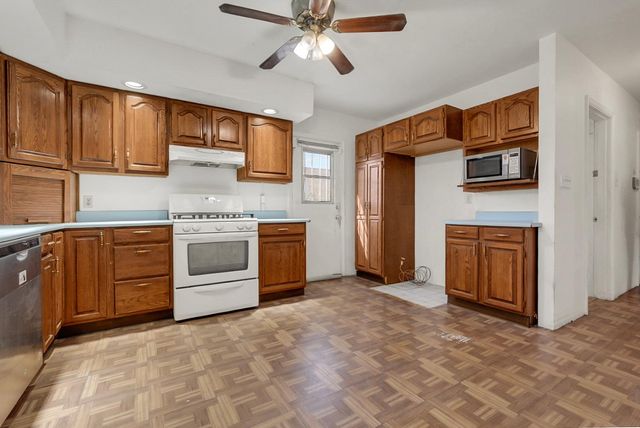 1645 Victoria Dr, Modesto, CA 95351