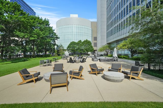 500 W Superior Street 602, Chicago, IL 60654