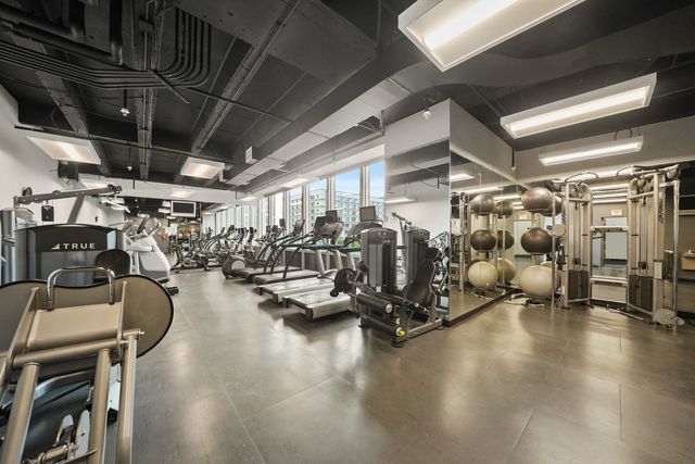 500 W Superior Street 602, Chicago, IL 60654