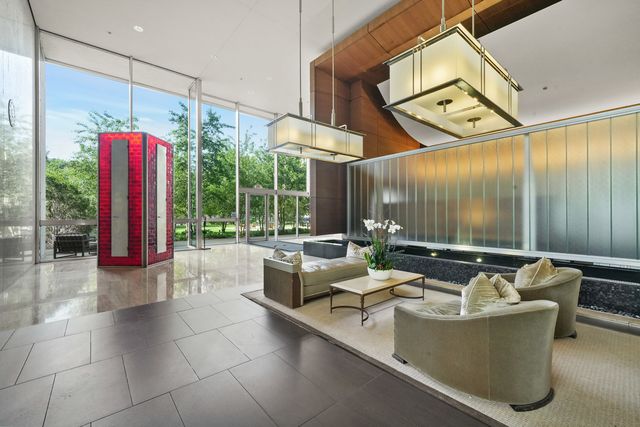 500 W Superior Street 602, Chicago, IL 60654