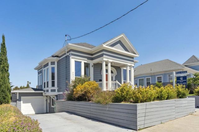 2521 Grande Vista Avenue, Oakland, CA 94601