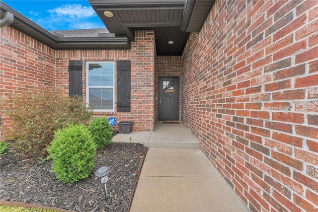 1441 Colonel Mcneil Drive, Prairie Grove, AR 72753