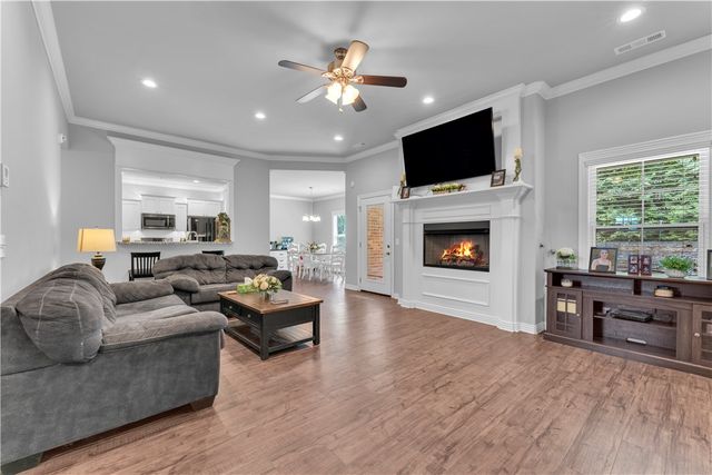 1441 Colonel Mcneil Drive, Prairie Grove, AR 72753