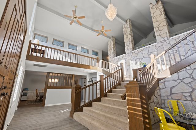 1035 Holiday Circle, Seven Points, TX 75143