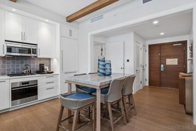 1500 Orange Ave Residence 35, Coronado, CA 92118