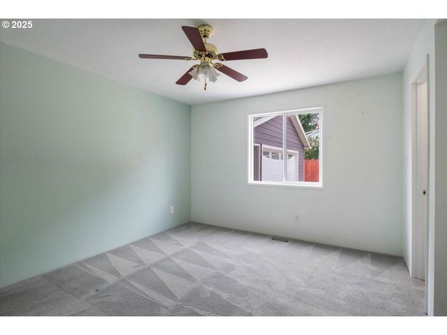 306 PINE St, Albany, OR 97321
