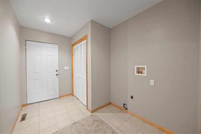 295 E 2300 Road, Edgerton, KS 66021