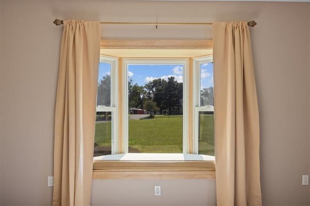 295 E 2300 Road, Edgerton, KS 66021