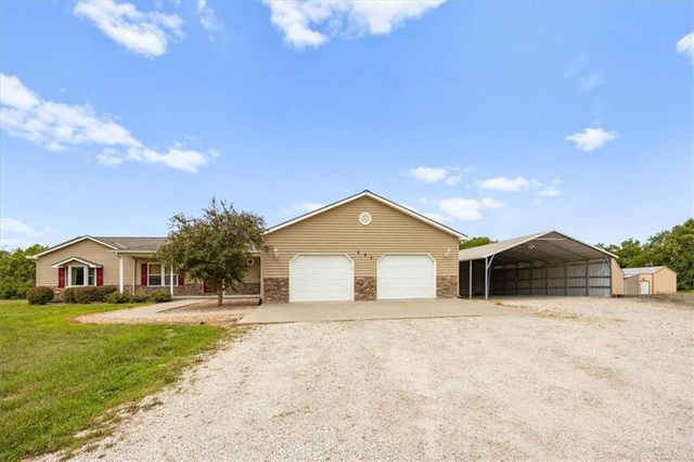 295 E 2300 Road, Edgerton, KS 66021