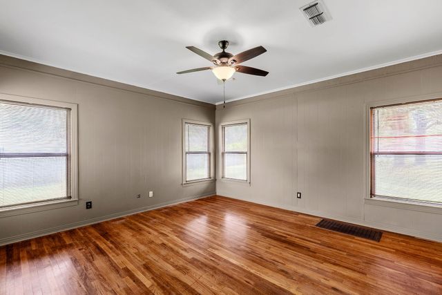 6304 Joe Ramsey Boulevard E, Greenville, TX 75402